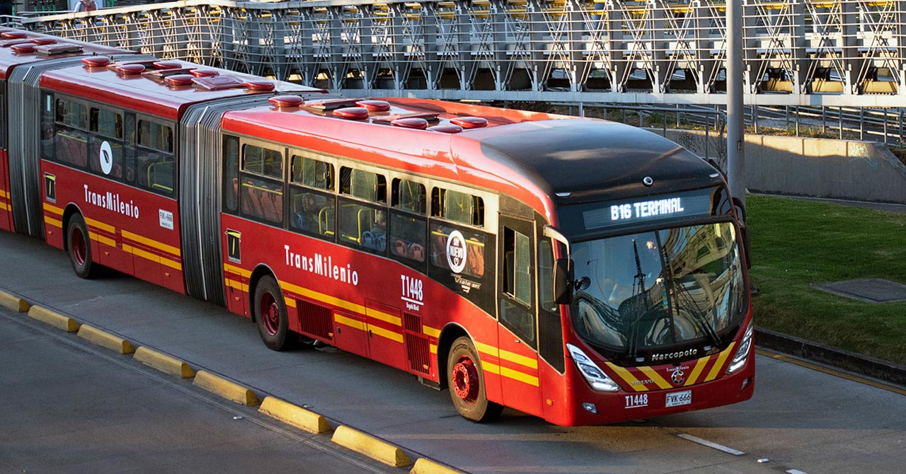 Hombre Quedó con la Cabeza Atrapada en el TransMilenio