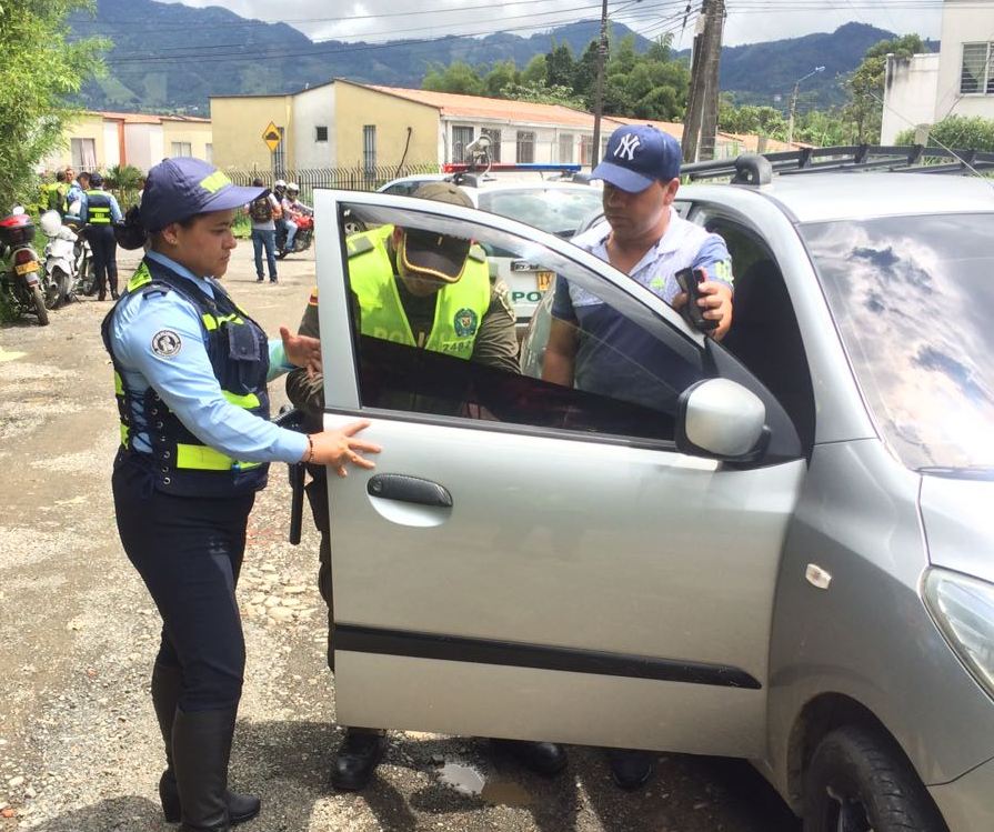 Vidrios Polarizados en Colombia ¿Cómo Obtener Permisos?