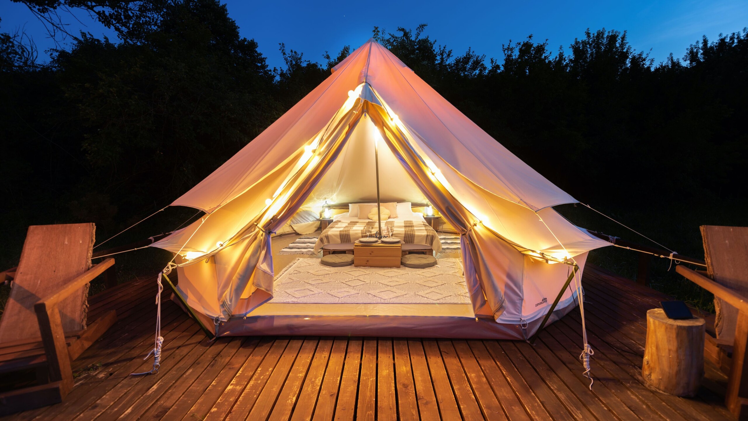 Turistas destrozaron un "glamping" y se volaron sin pagar
