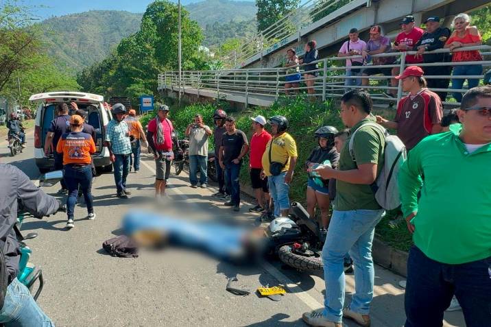 Otro Motociclista Que Muere En Choque Con Un Camión