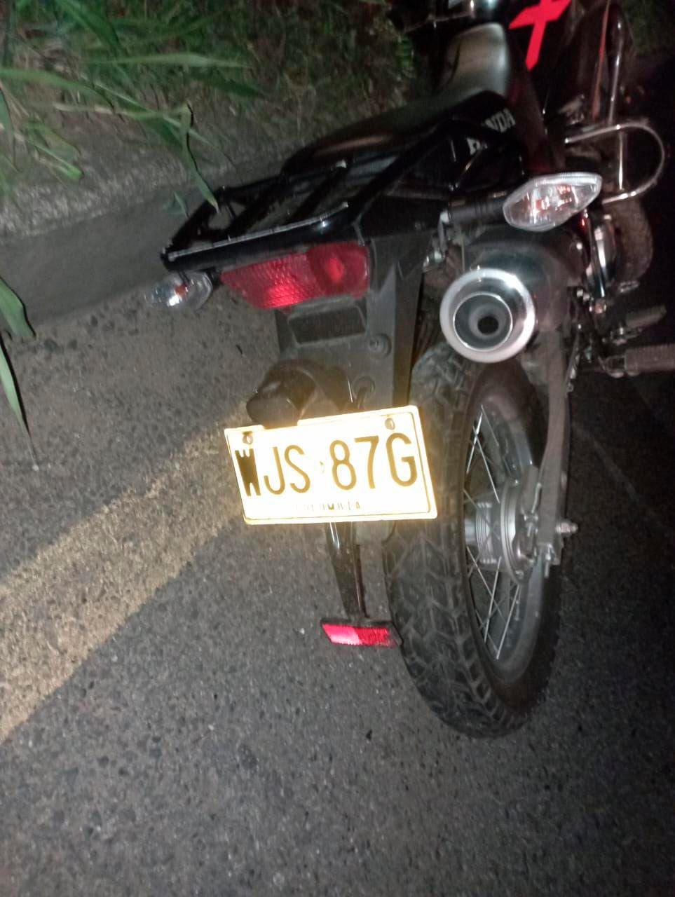 Motociclista Muere Instantáneamente Al Chocar Con Un Separador