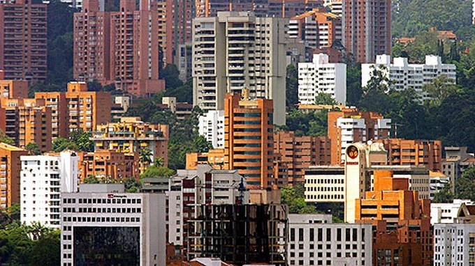 Tragedia en Medellín: Muere Mujer Embarazada al Caer de un Edificio