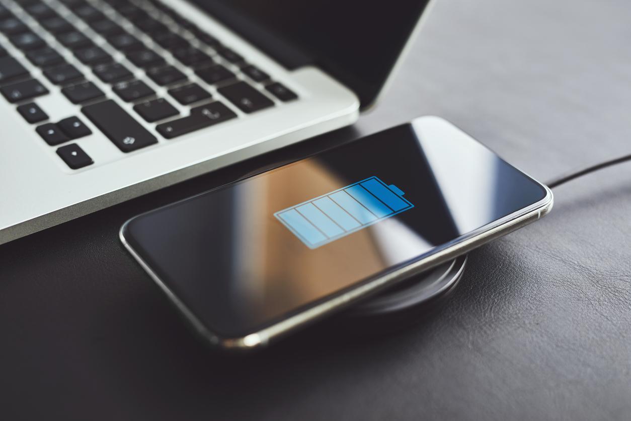 Conozca como cargar el celular cuando se va la luz