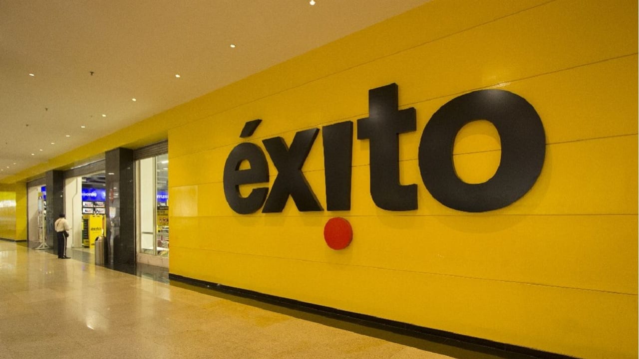 Éxito lanzará ofertas y hará cambio en sus productos