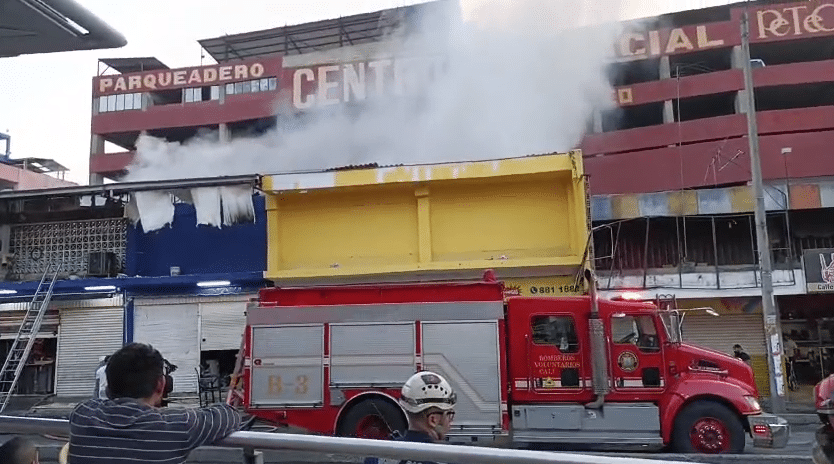Incendio en el Centro de Cali Afecta Varios Locales Comerciales