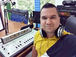 Asesinan a reconocido periodista en su propia casa