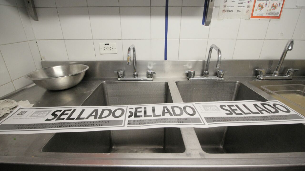 Sellan 7 restaurantes tras alarmantes hallazgos