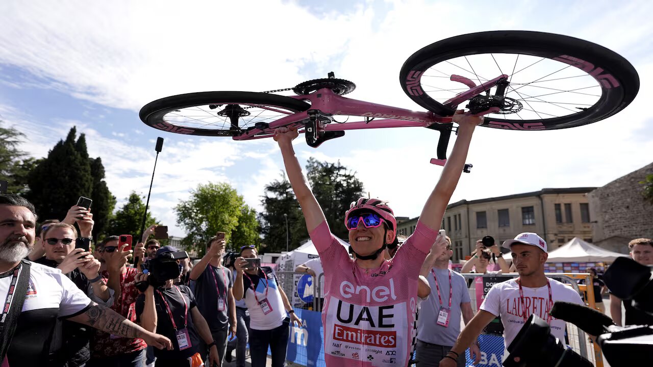 Tadej Pogacar se corona en el Giro de Italia 2024