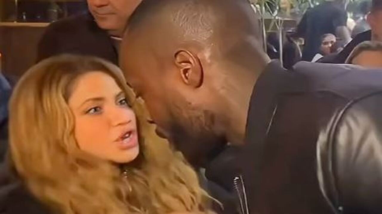 Hombre intentó besar a la fuerza a Shakira y así reaccionó ella