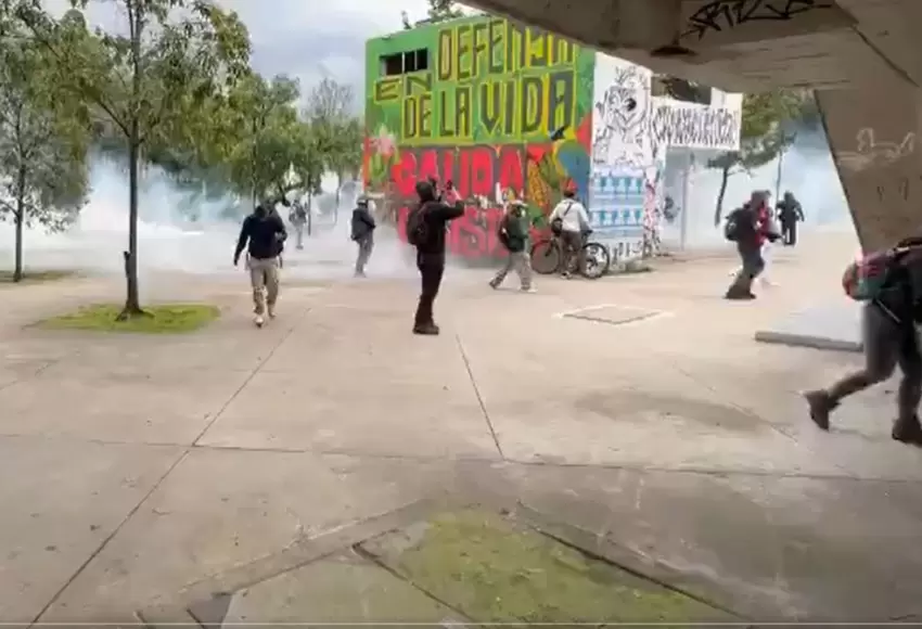 Encapuchados toman facultad de Sociología en la U. Nacional