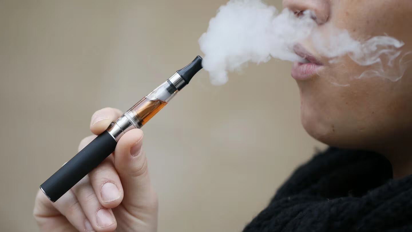 Regulación de Cigarrillos Electrónicos y Vapeadores en Colombia
