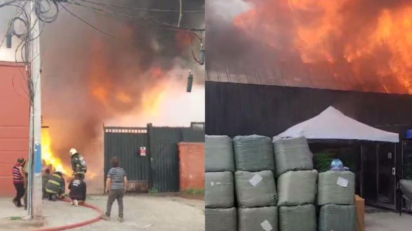 Gigantesco incendio en reconocida empresa cerca de Bogotá