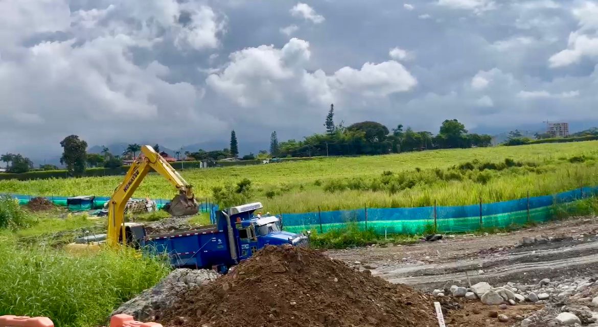 Cierre de Vía Cerritos Pereira