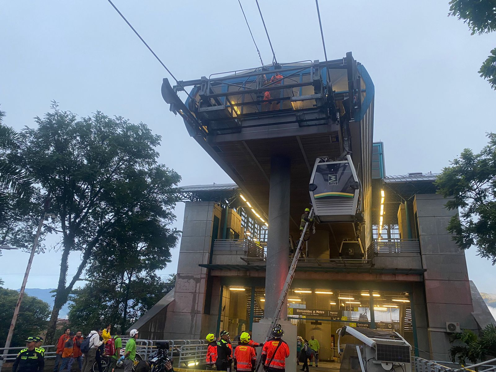 Tragedia en metrocable de Medellín: Cabina caída y varios heridos
