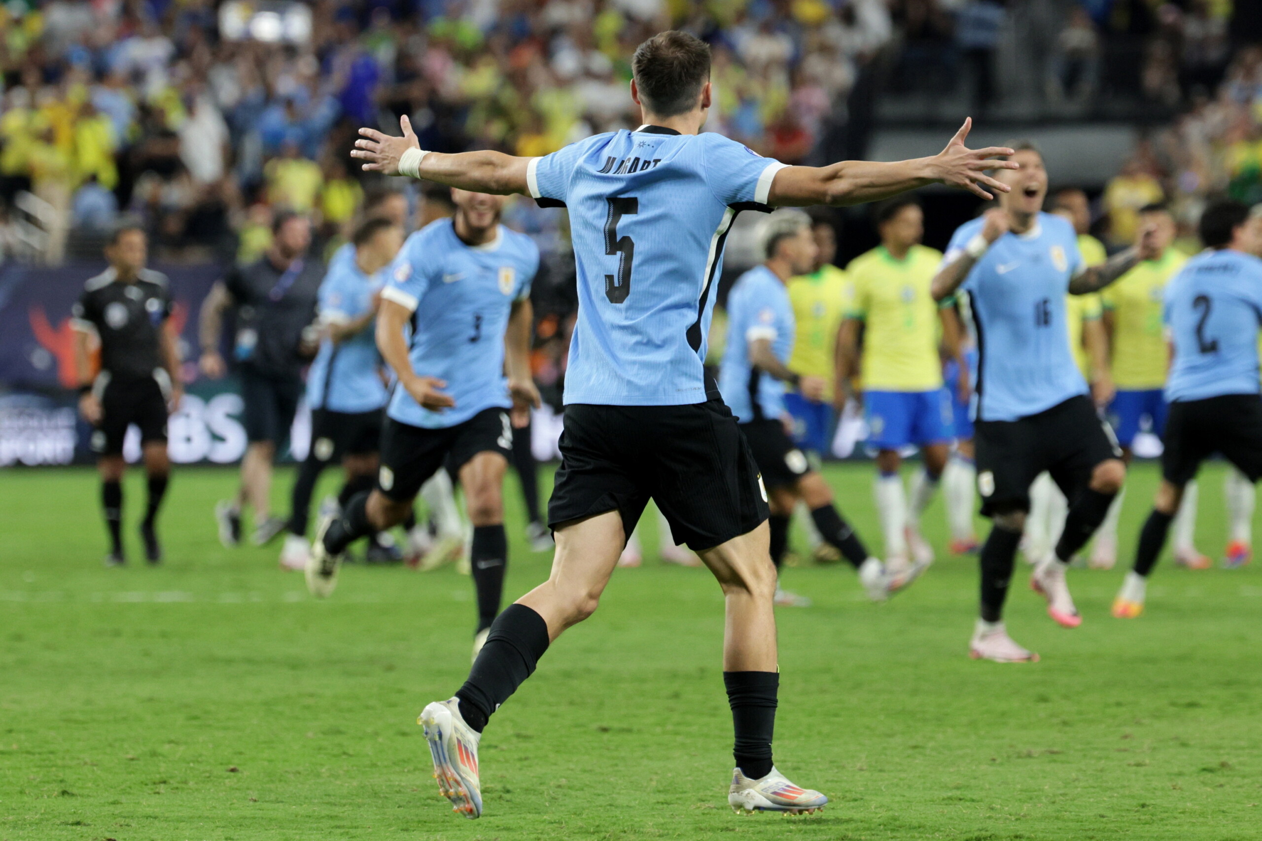 Avión de Uruguay tuvo falla: complicación para partido contra Colombia