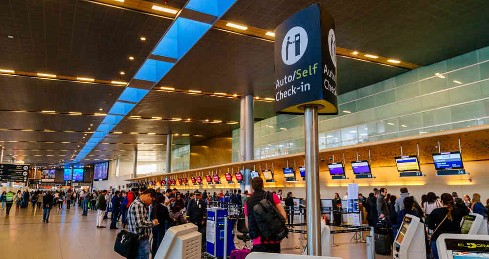 Aerolínea en Colombia cancela vuelos por fallos de Microsoft