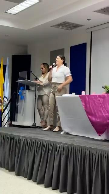 Entrega de certificados en la Casa de Justicia