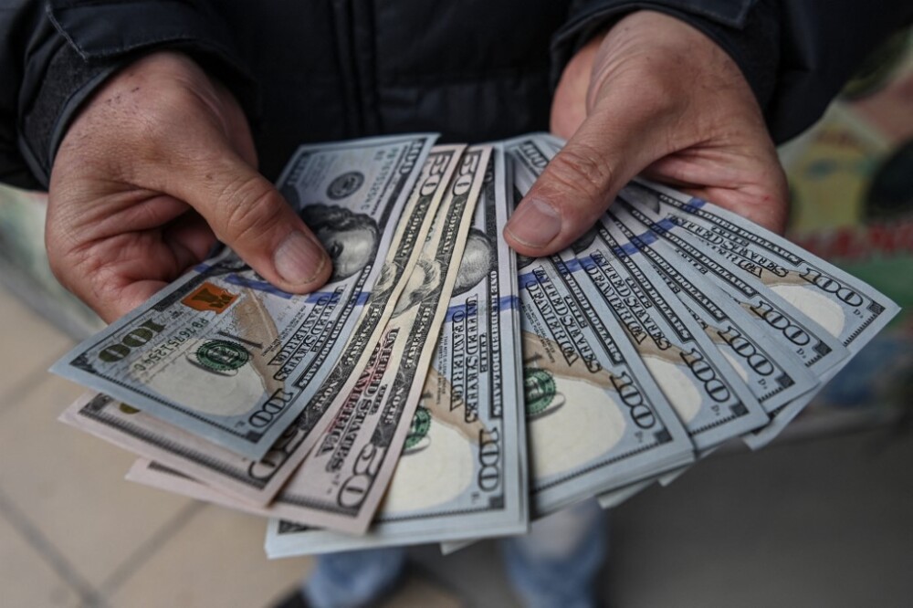 Dólar en Colombia inicia jornada a la baja: Análisis y expectativas