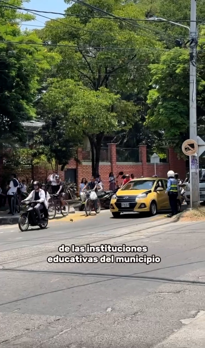 Control vial en colegios durante horas pico