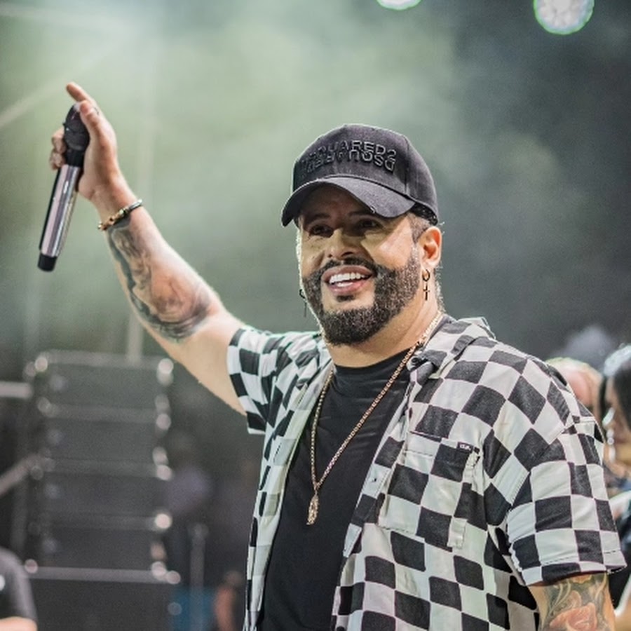 Nelson Velásquez canta éxitos de Los Inquietos en México
