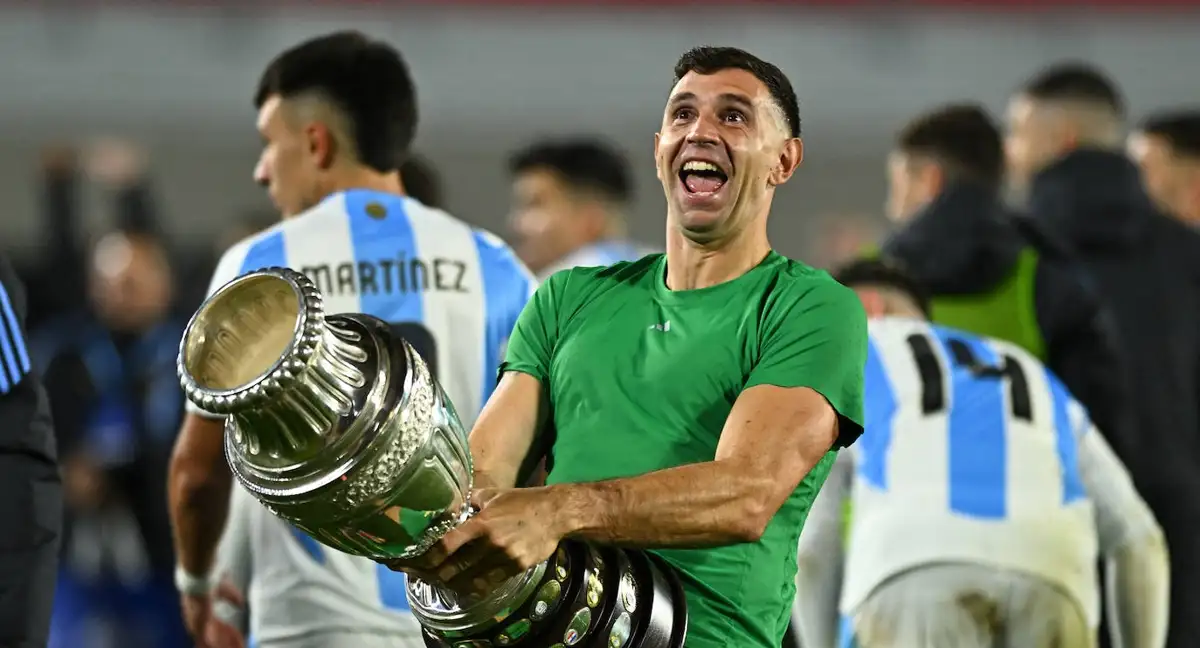 FIFA sanciona a Emiliano ‘Dibu’ Martínez