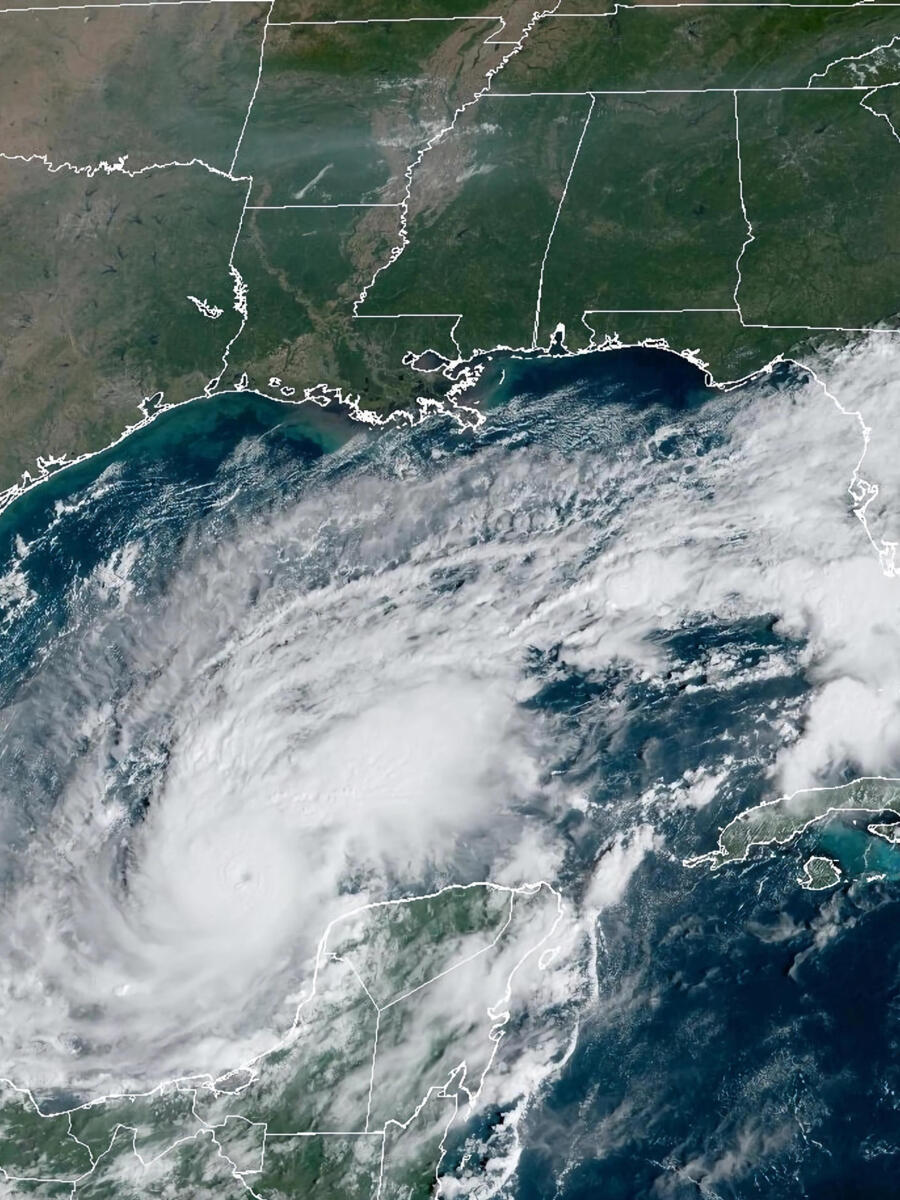 Florida continúa en alerta por inundaciones y tornados