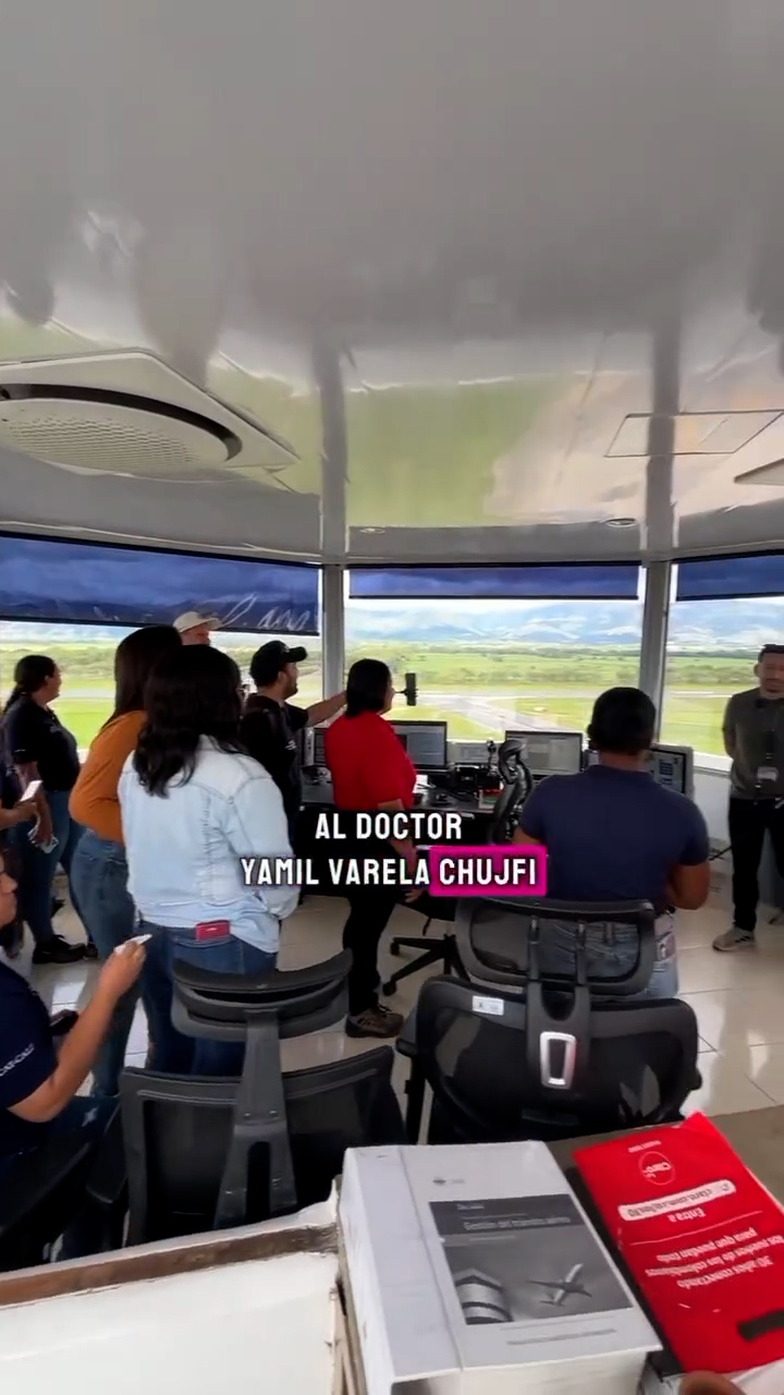 Estudiantes de la Universidad del Quindío visitan el Aeropuerto Internacional Santa Ana