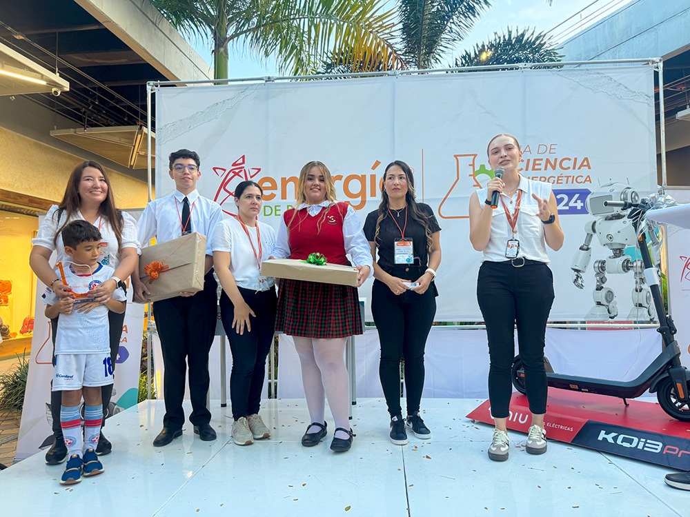 Éxito rotundo en la Feria de la Ciencia en Cartago