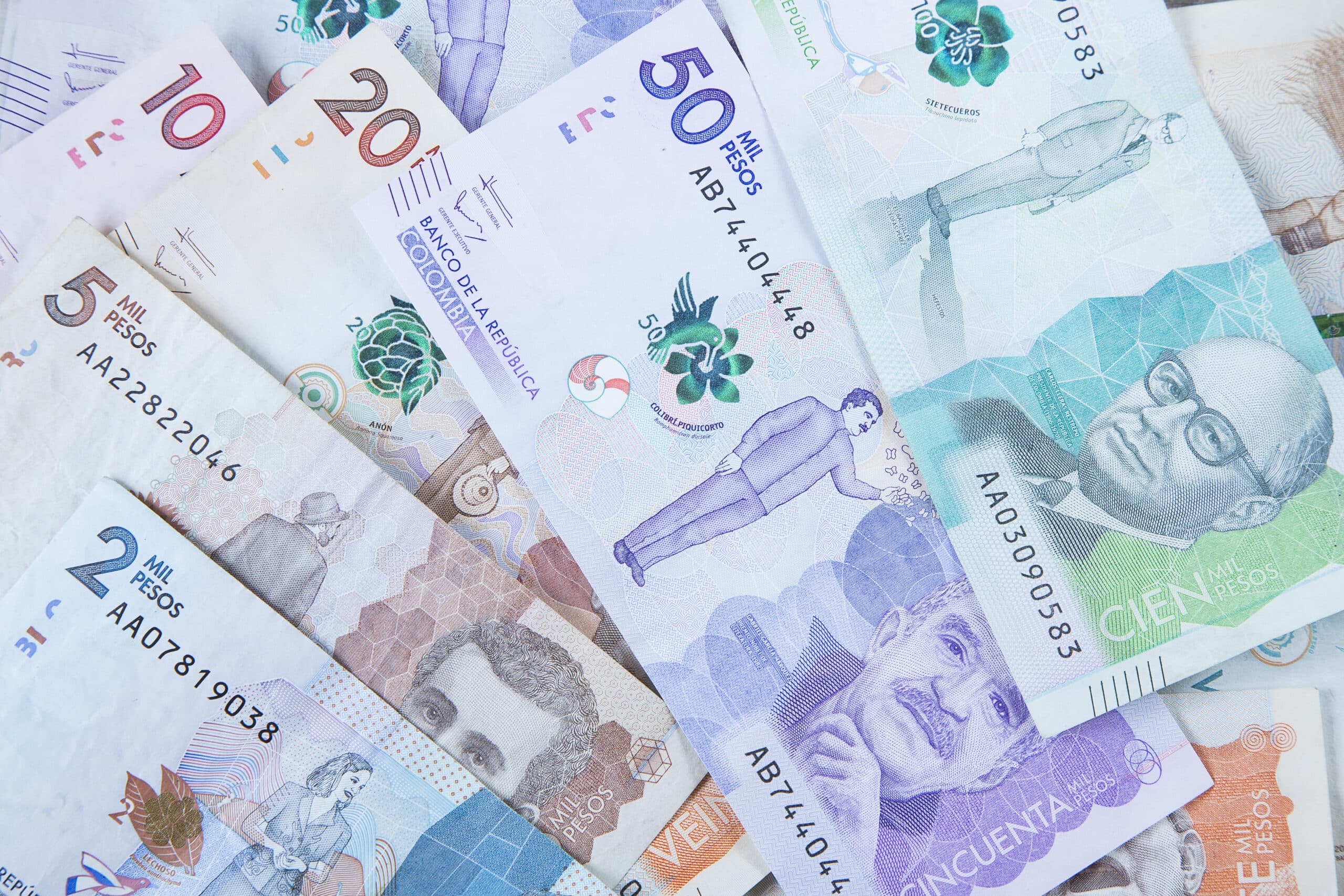 Salario mínimo en Colombia de 2025: claves para su ajuste