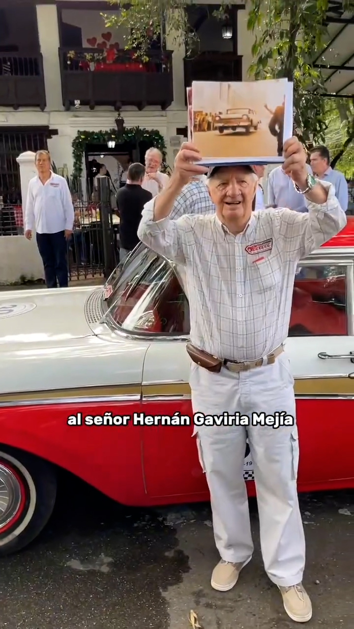 Homenaje al piloto Cartagüeño Hernán Gaviria Mejía