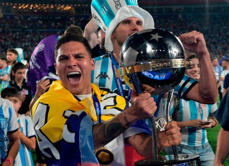 Con Quintero y Martínez, Racing es campeón.