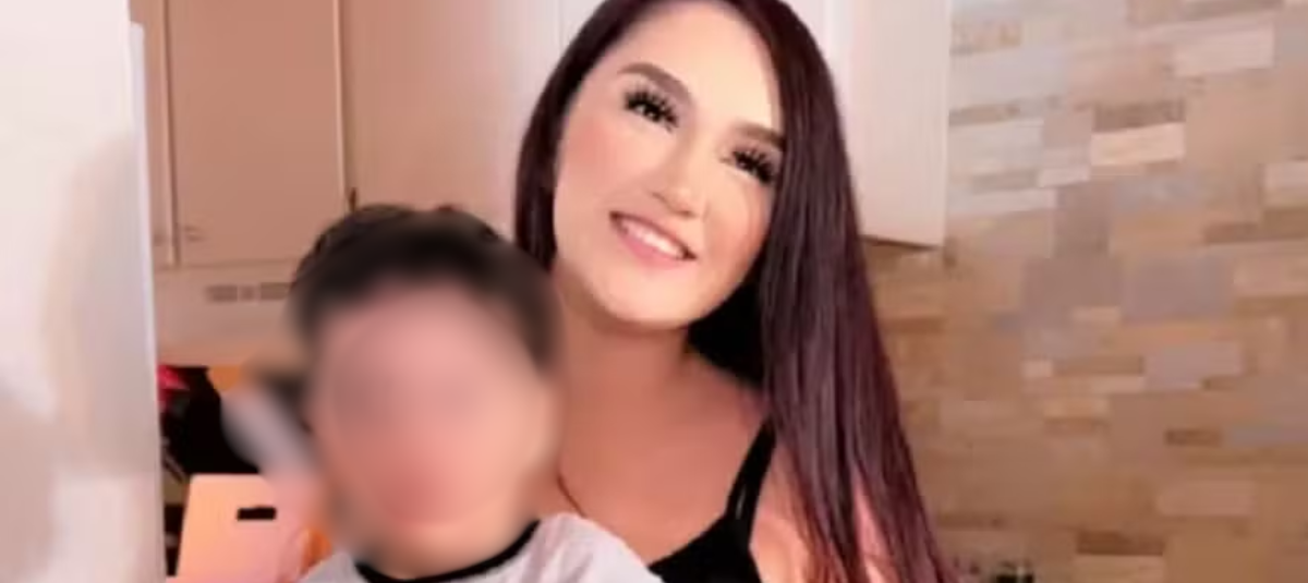 Niño de dos años dispara y mata a su madre