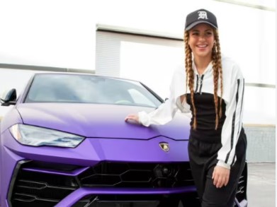 Shakira elige a un colombiano para quedar con su Lamborghini