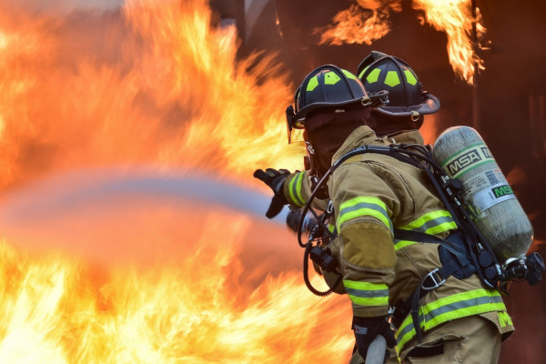 Incendio en una casa de Caracas deja nueve muertos