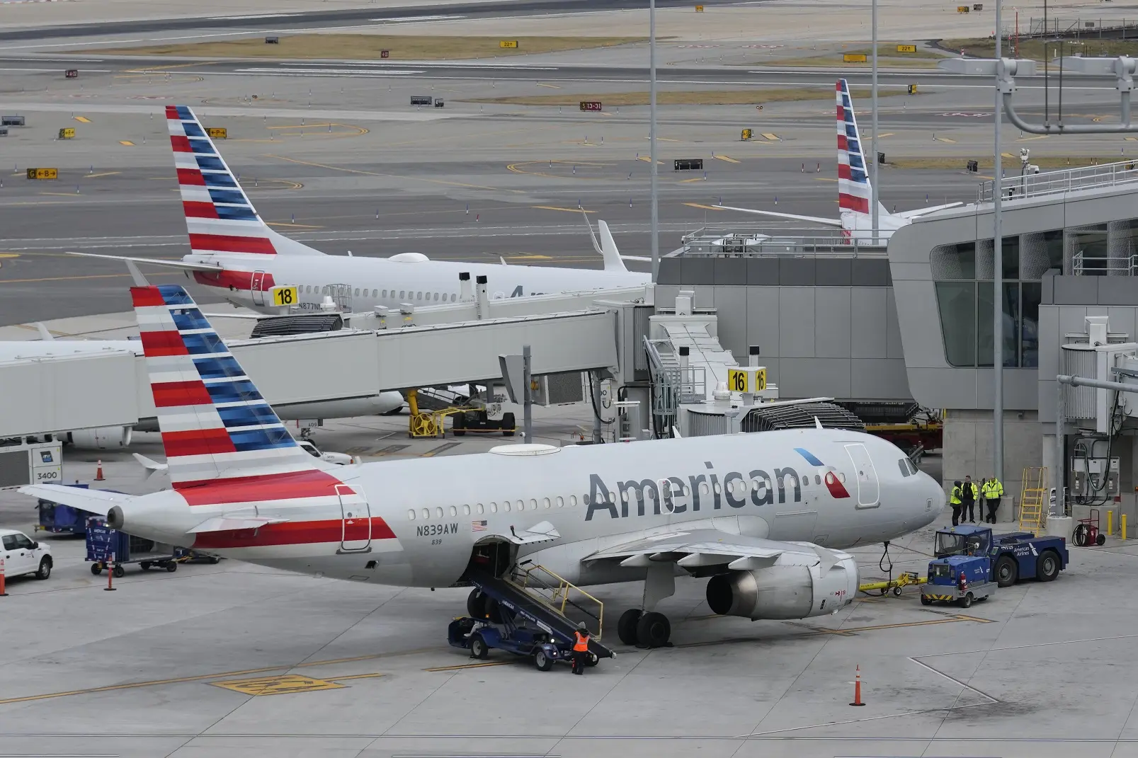 American Airlines retoma vuelos tras ataque cibernético