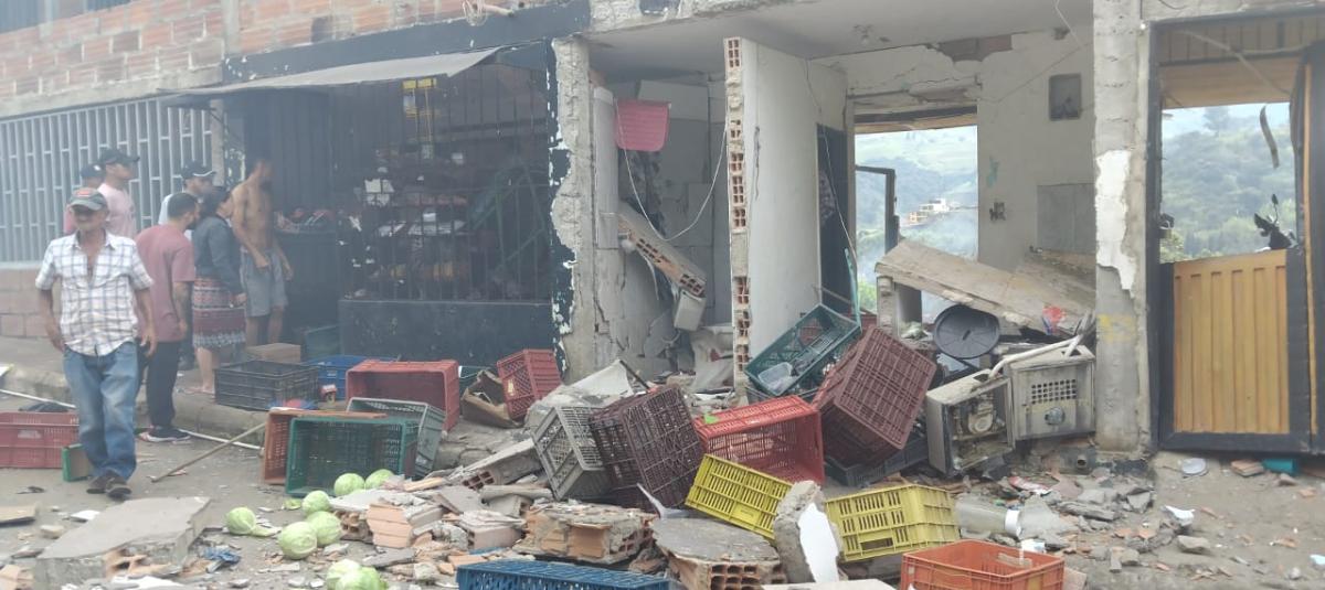Explosión en Medellín deja dos heridos y un perro muerto