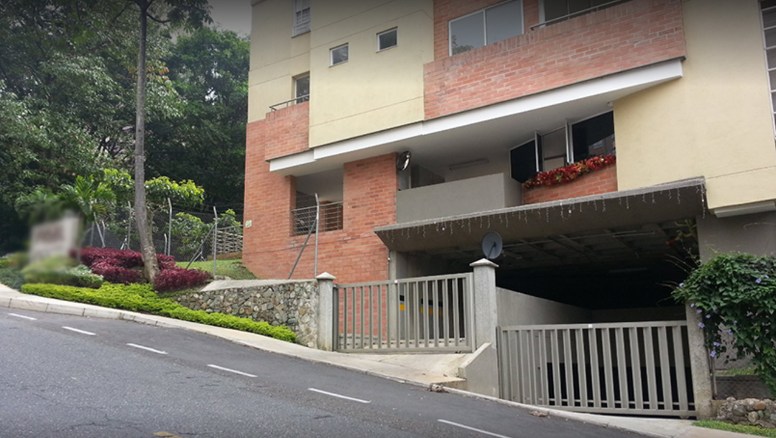 Ciudadano estadounidense muere al caer al vacío en El Poblado
