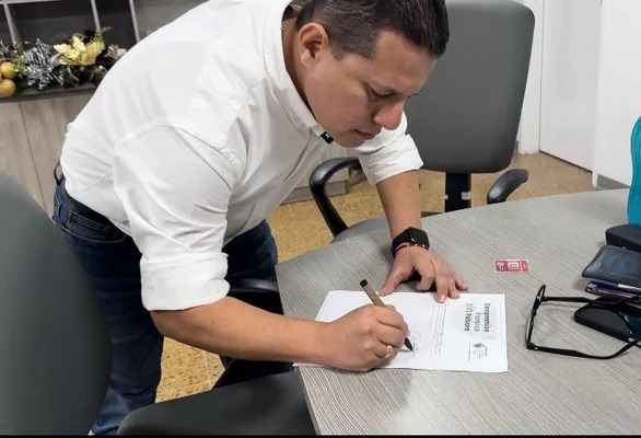 Funcionarios de la Gobernación del Valle se suman al 'Compromiso por un Paraíso sin Pólvora'