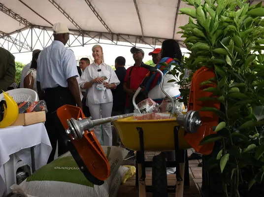 Gobernación del Valle entrega $2.3 mil millones al agro campesino
