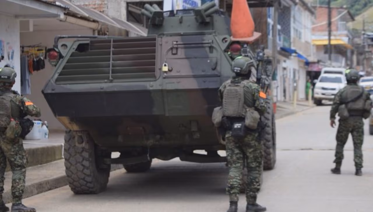 Explosivos desde drones atacan base militar en el Cauca