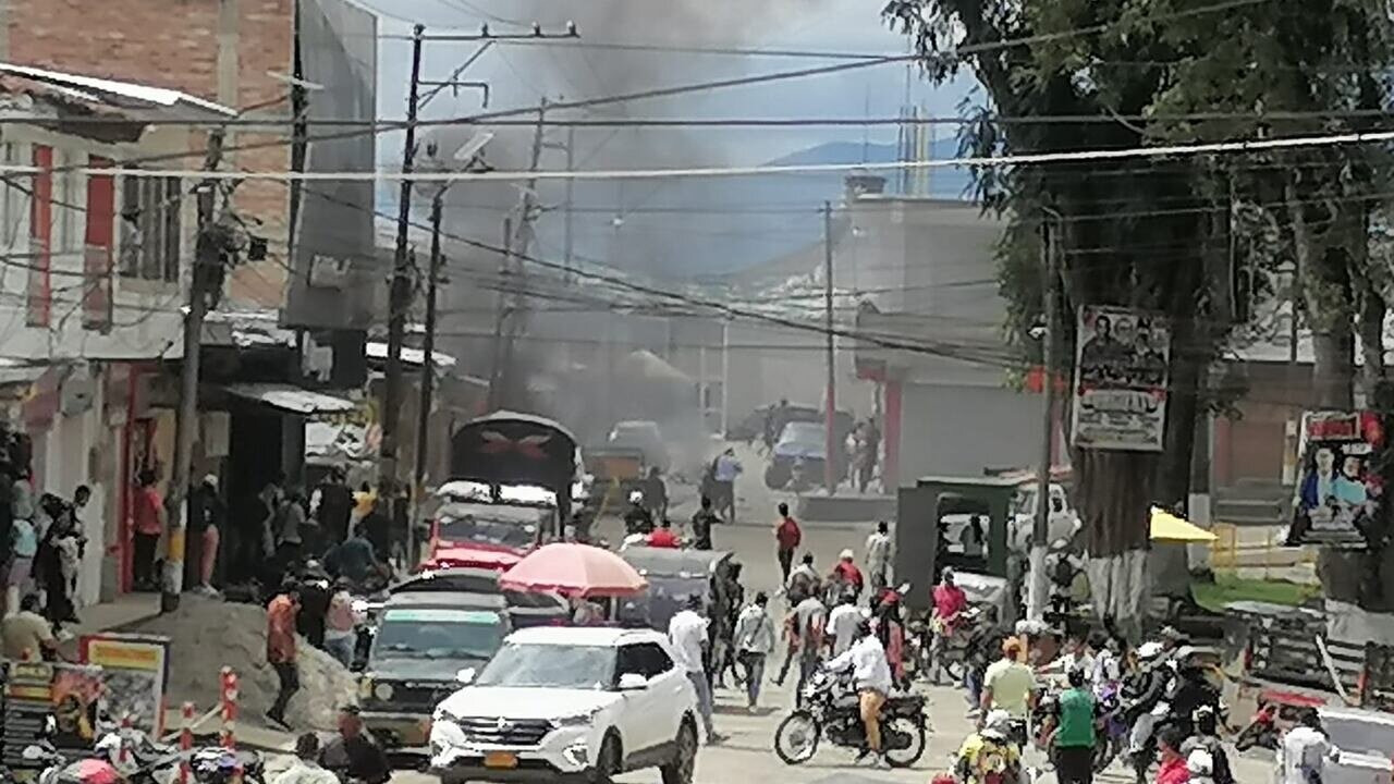 Atentado con motobomba cerca de escuela deja varios heridos