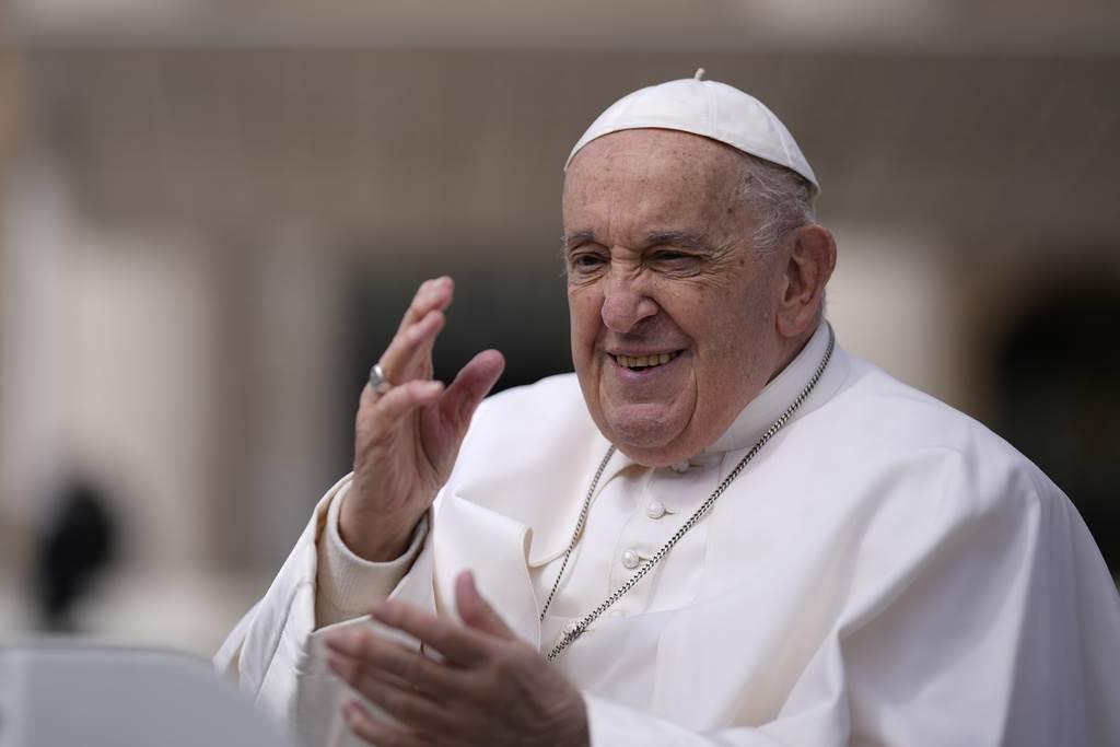 Recuperación del Papa Francisco: Estable y activo en el hospital