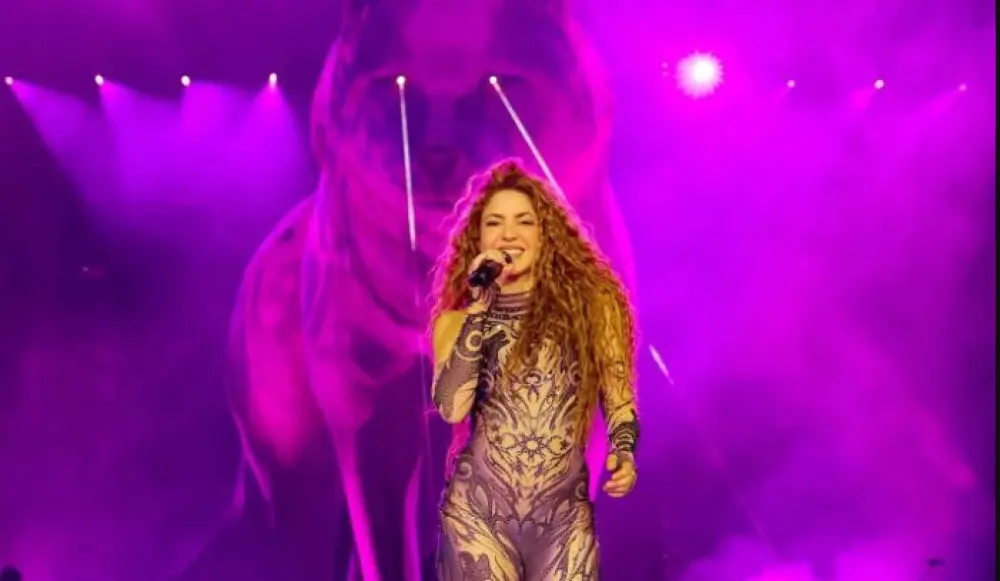 ¿Llovieron dólares en el concierto de Shakira en Río de Janeiro?
