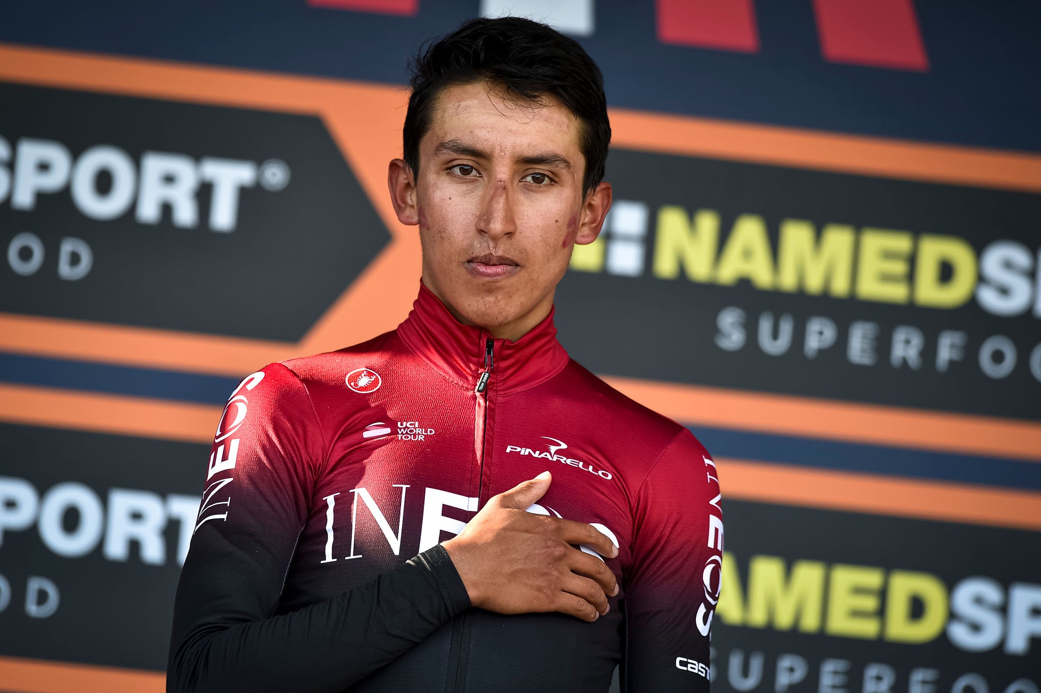 Egan Bernal cae en la Clásica Jaén 2025 y sufre fractura