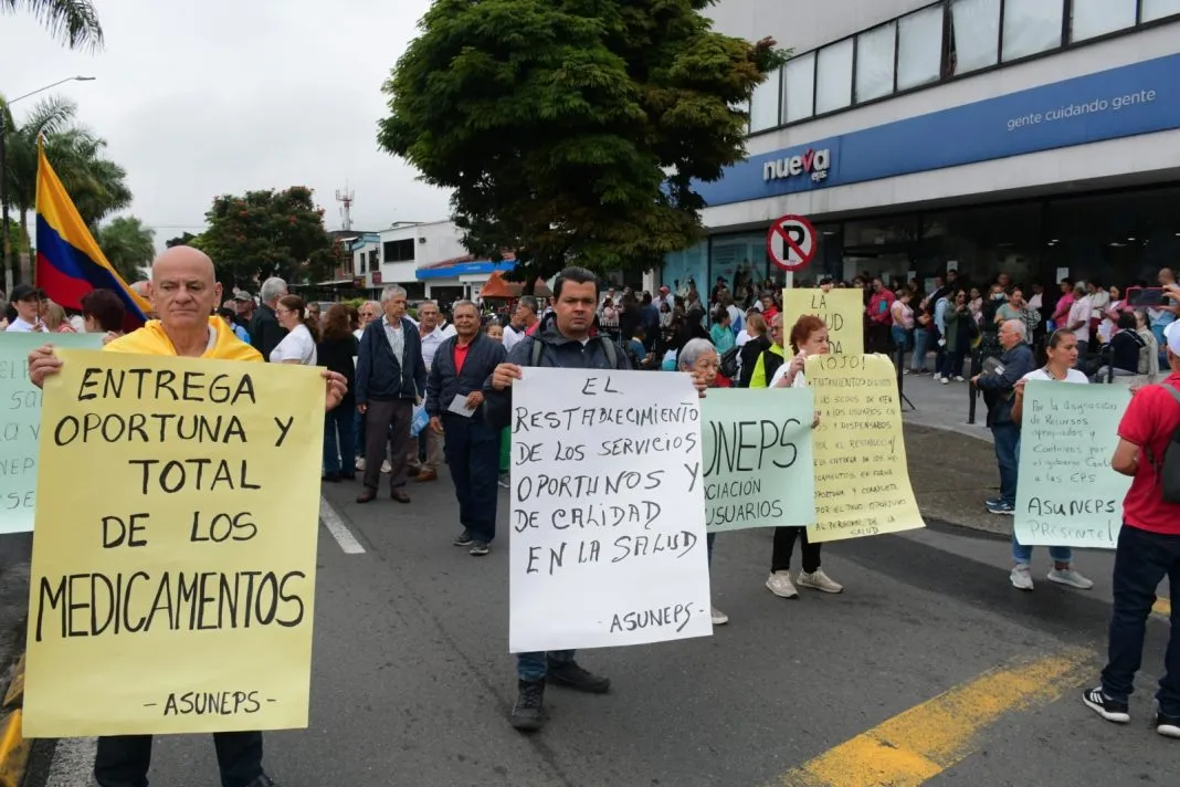 Crisis en salud: Usuarios de Nueva EPS exigen mejoras urgentes