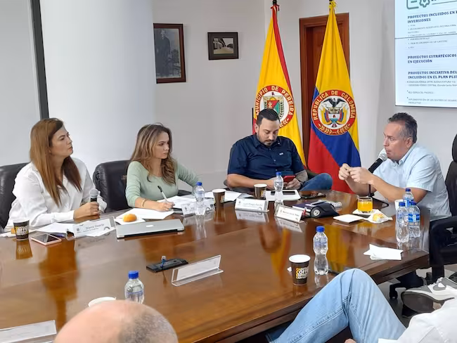 Gobernador y alcaldes rechazan día cívico en Risaralda