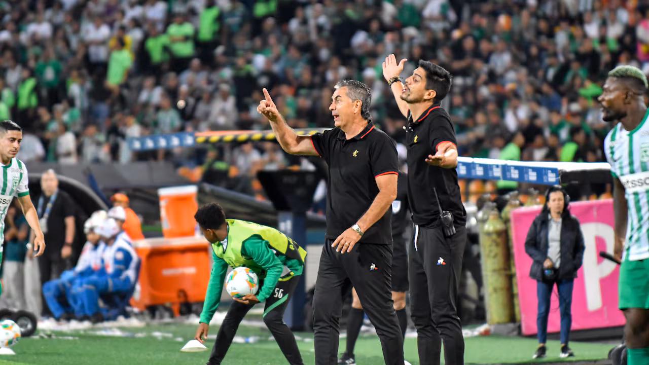 América de Cali: Técnico critica árbitros tras perder