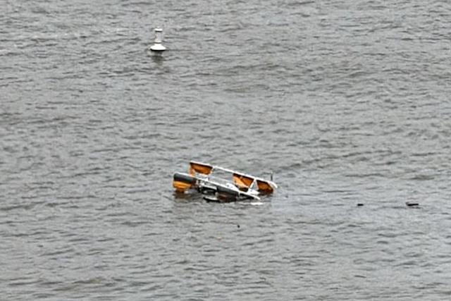 Impactante accidente: helicóptero cae en el río Hudson