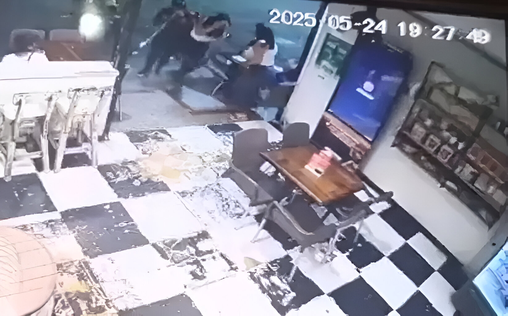 Ataque con químico a mujeres quedó grabado