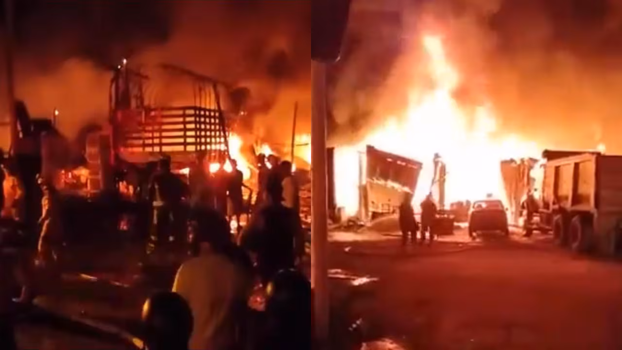 Fuego arrasa parqueadero en Risaralda